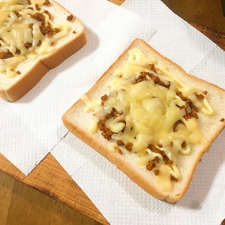 業務スーパーのカレーそぼろチーズトースト★朝食